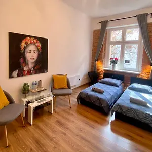 Topolove & , Kraków Polska
